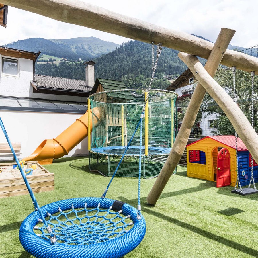 Holidays for kids and teenagers: our hotel in South Tyrol